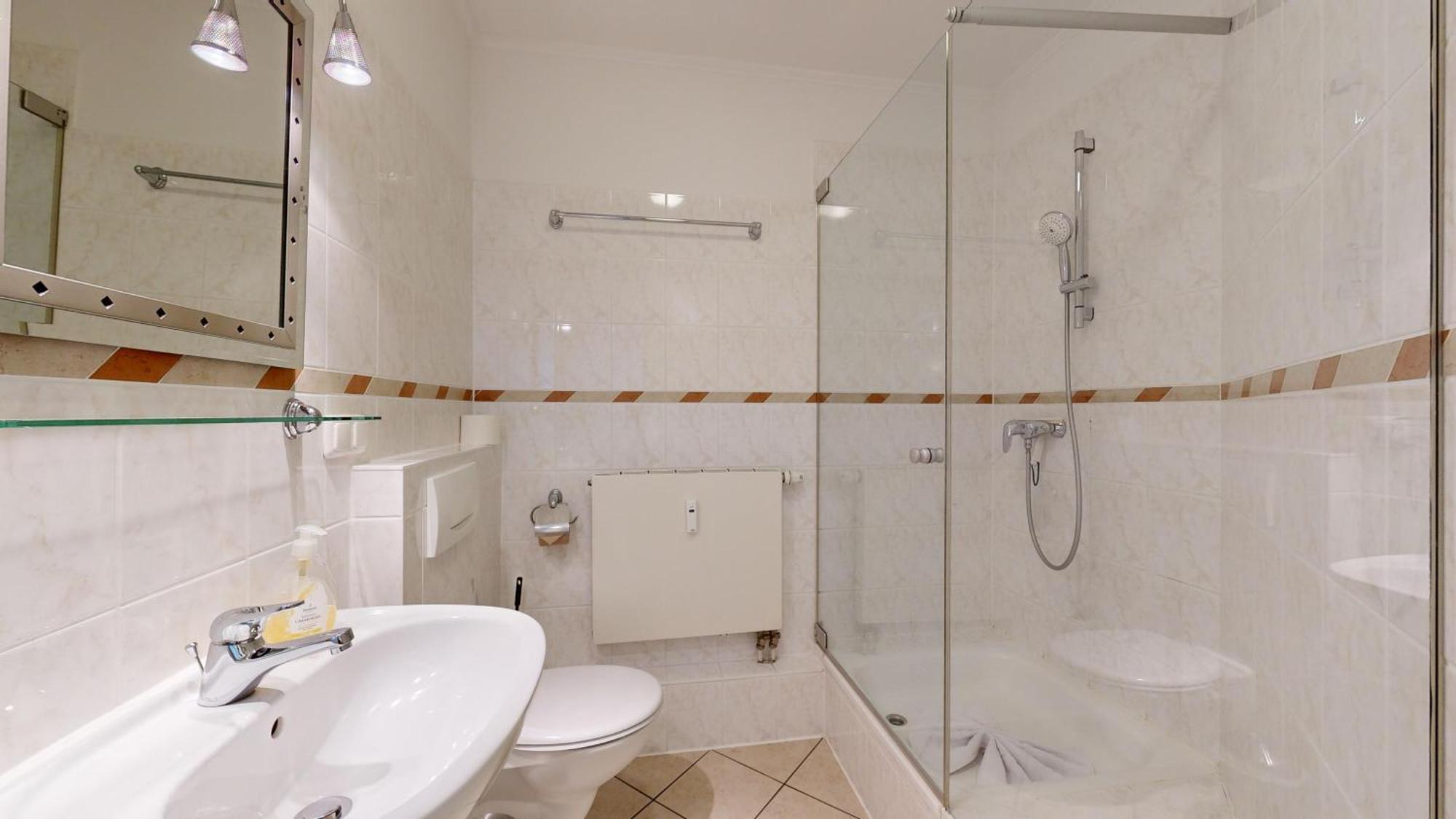 Apartment Strandnahe Fewo, Zentral Und Ruhig Gelegen, Bella Rosa, Ostseebad Binz